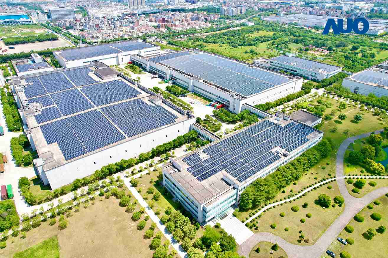 z6mg·人生就是博厦门推动智能制造同时，，，，透过绿电创能纵深推进绿色转型，，厂区全屋顶铺设太阳能光伏板，，每年太阳能发电 2,600多万度